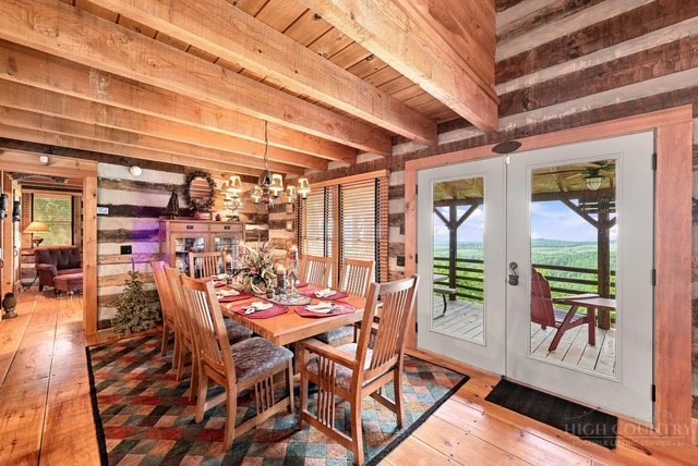 Image number 11 for the current listing