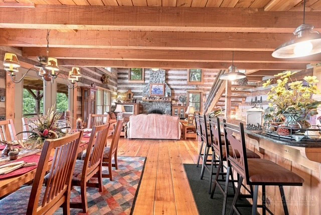 Image number 15 for the current listing