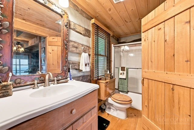 Image number 21 for the current listing