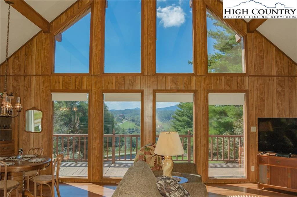 Image number 20 for the current listing