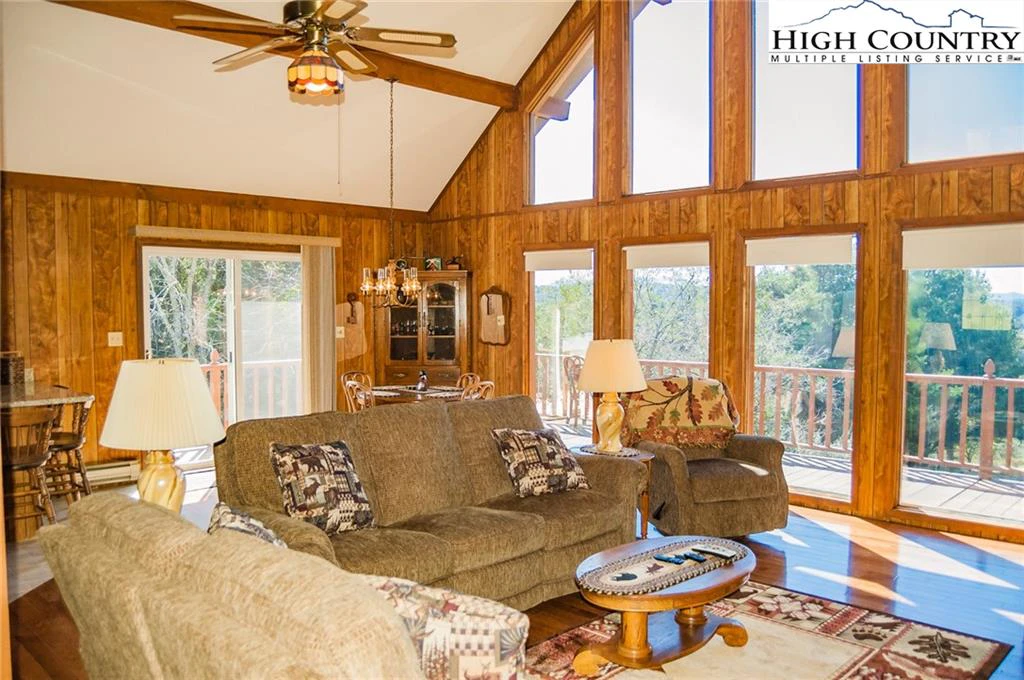 Image number 18 for the current listing