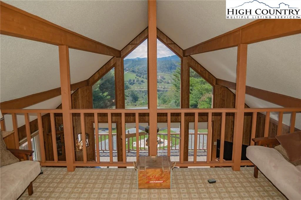 Image number 15 for the current listing