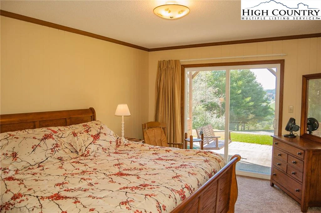 Image number 10 for the current listing