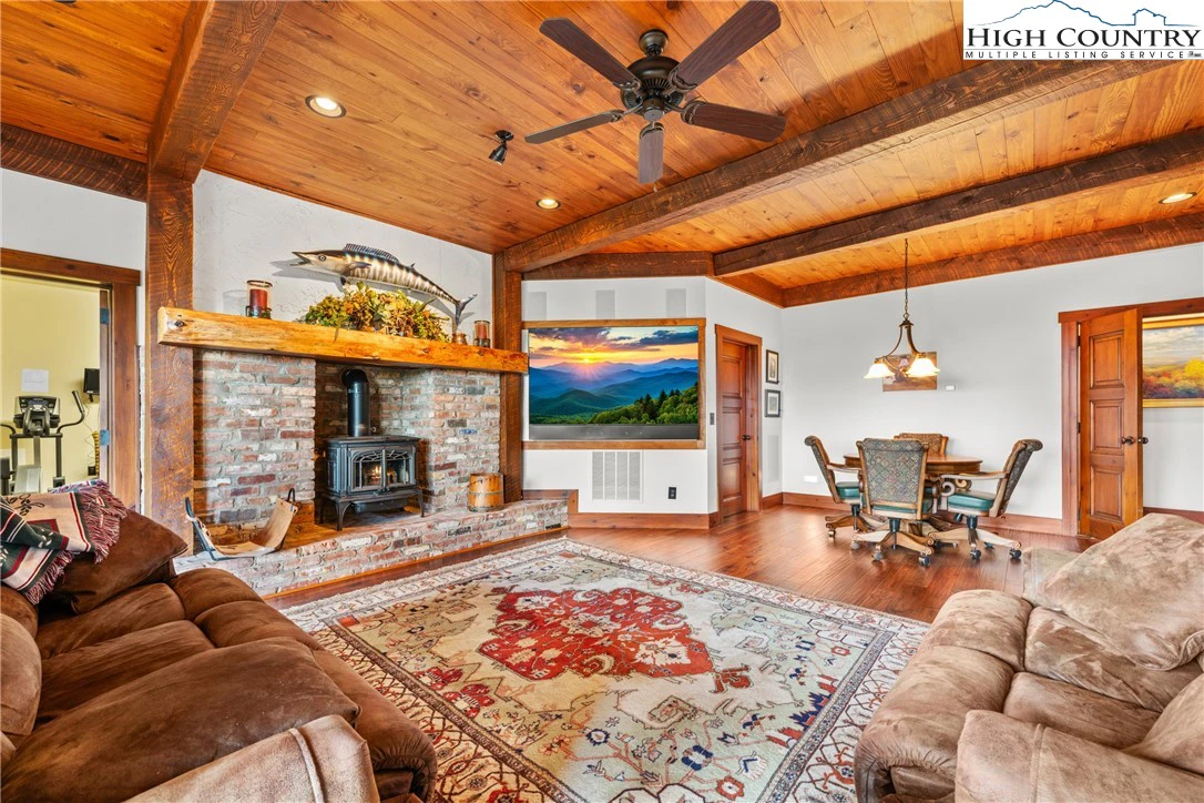 Image number 12 for the current listing