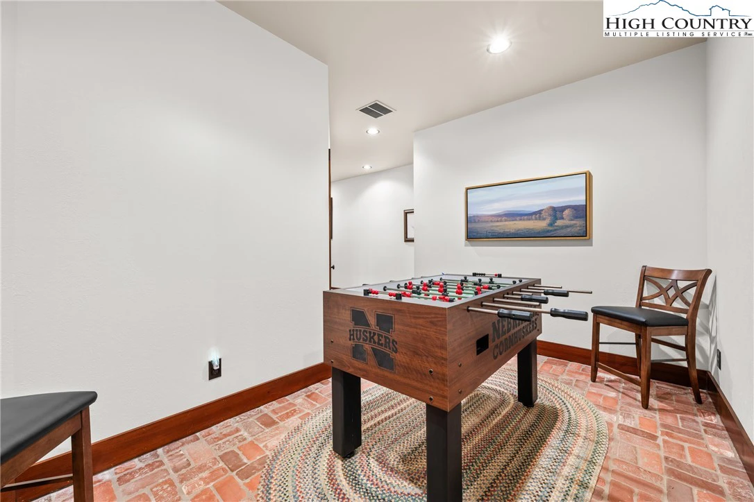 Image number 10 for the current listing