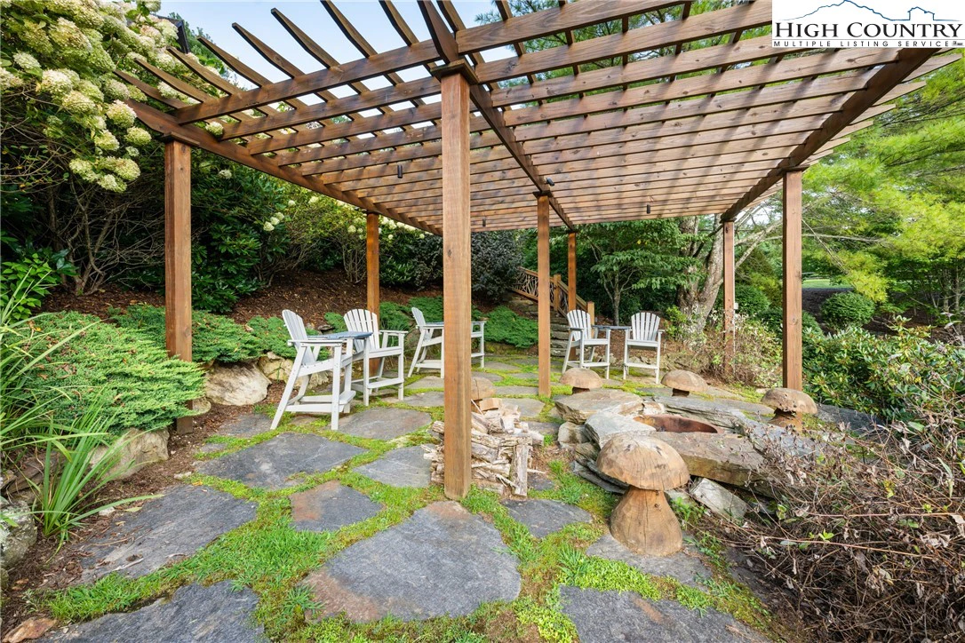 Image number 21 for the current listing