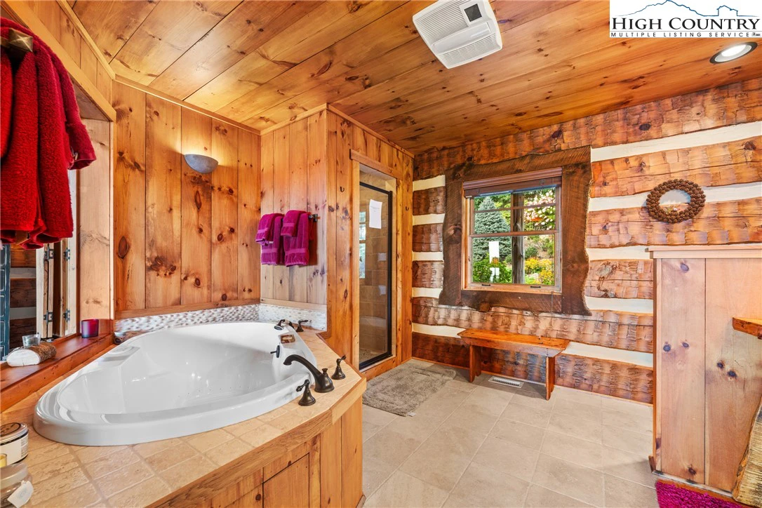 Image number 4 for the current listing