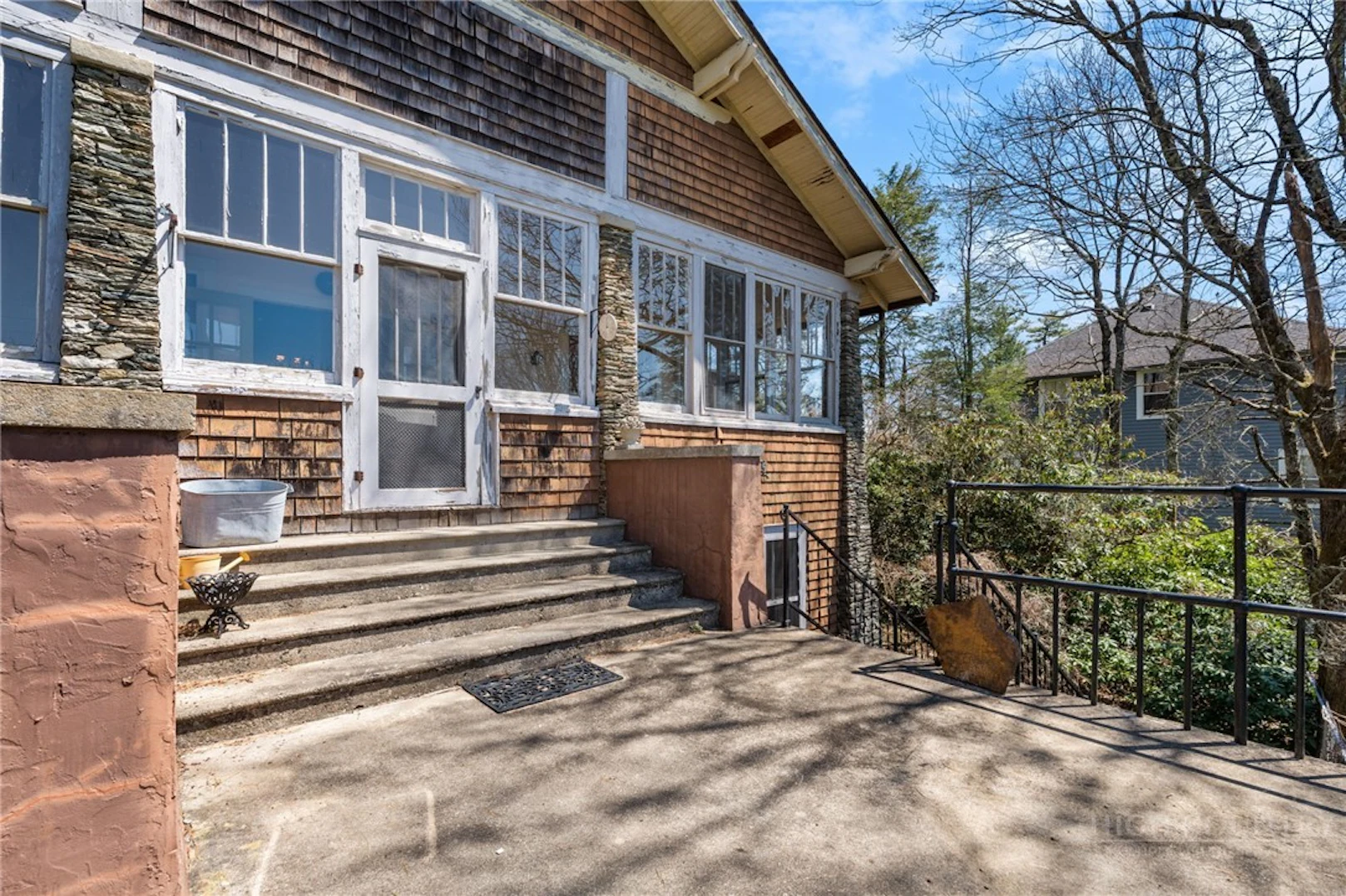 Image number 20 for the current listing