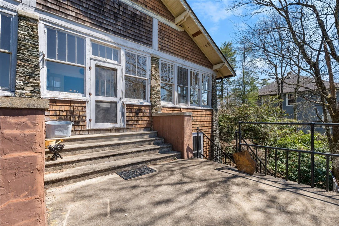 Image number 20 for the current listing