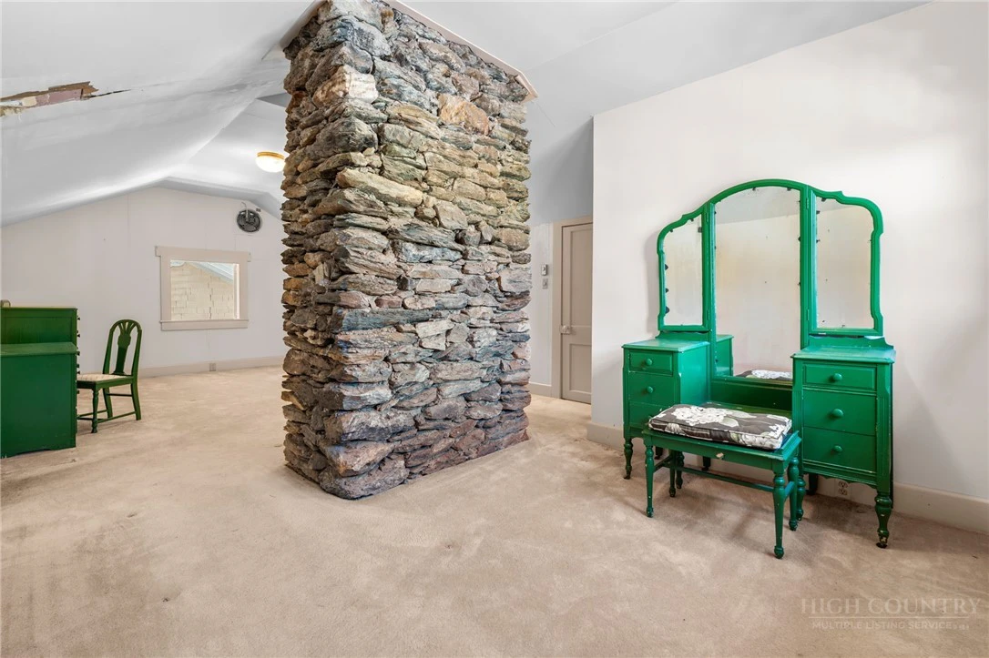 Image number 7 for the current listing