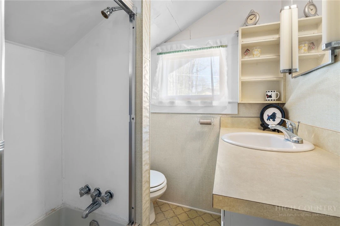 Image number 9 for the current listing