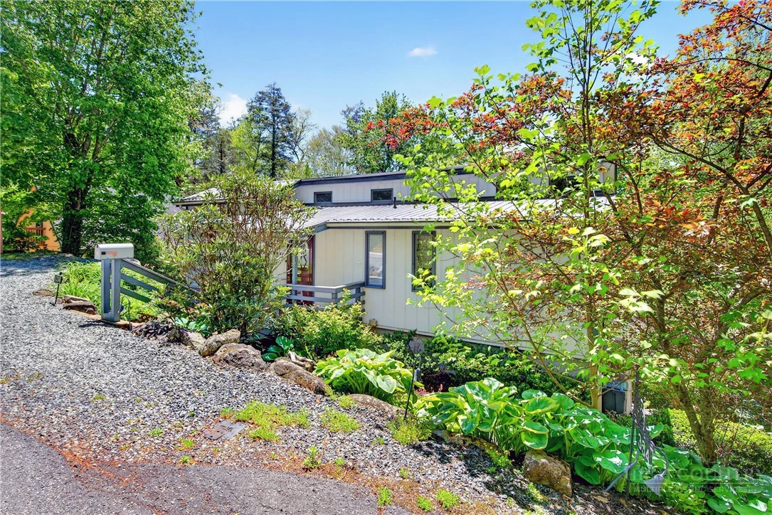 Image number 3 for the current listing