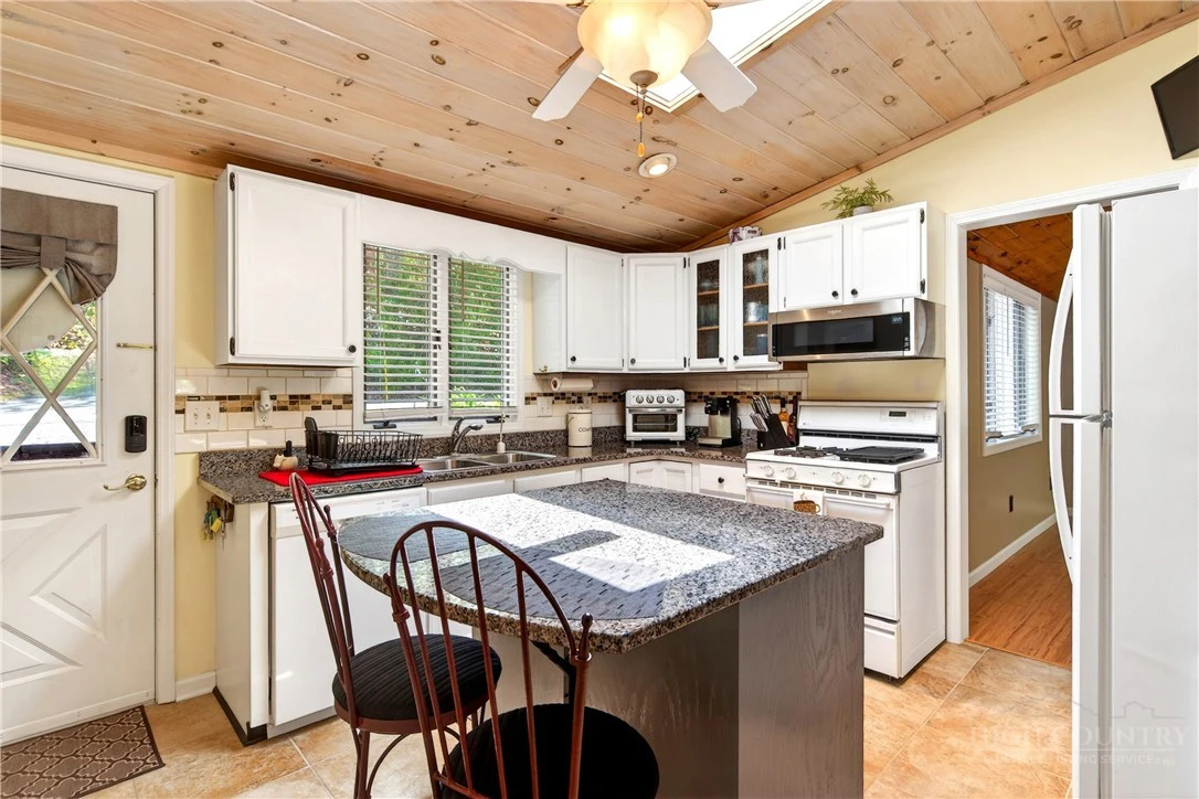 Image number 5 for the current listing