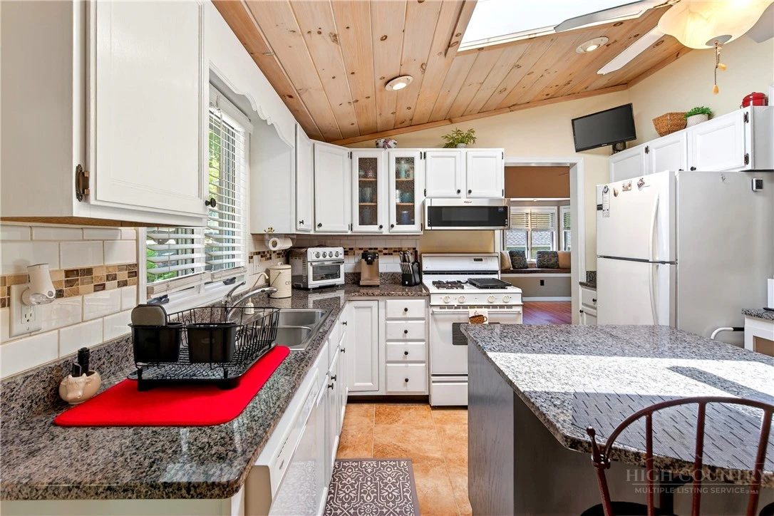 Image number 6 for the current listing
