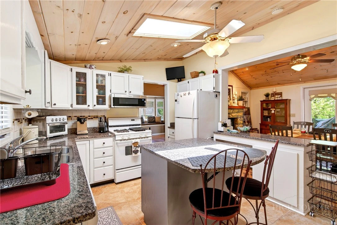 Image number 7 for the current listing