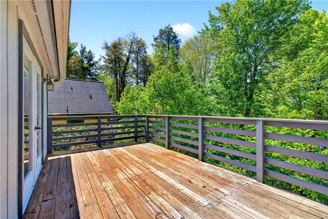 Image number 13 for the current listing
