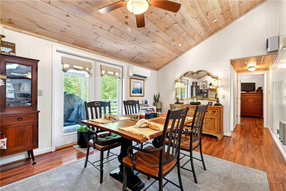 Image number 16 for the current listing