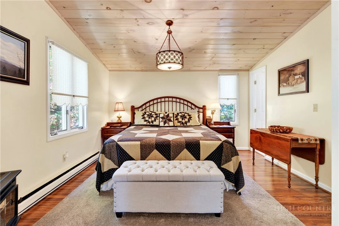 Image number 20 for the current listing