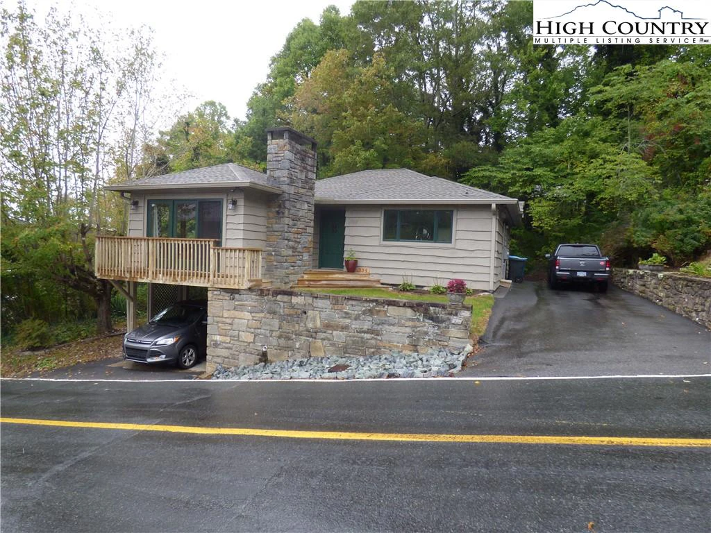 Image number 1 for the current listing