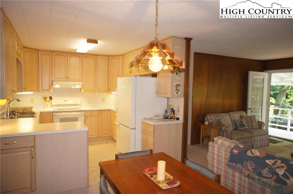 Image number 12 for the current listing