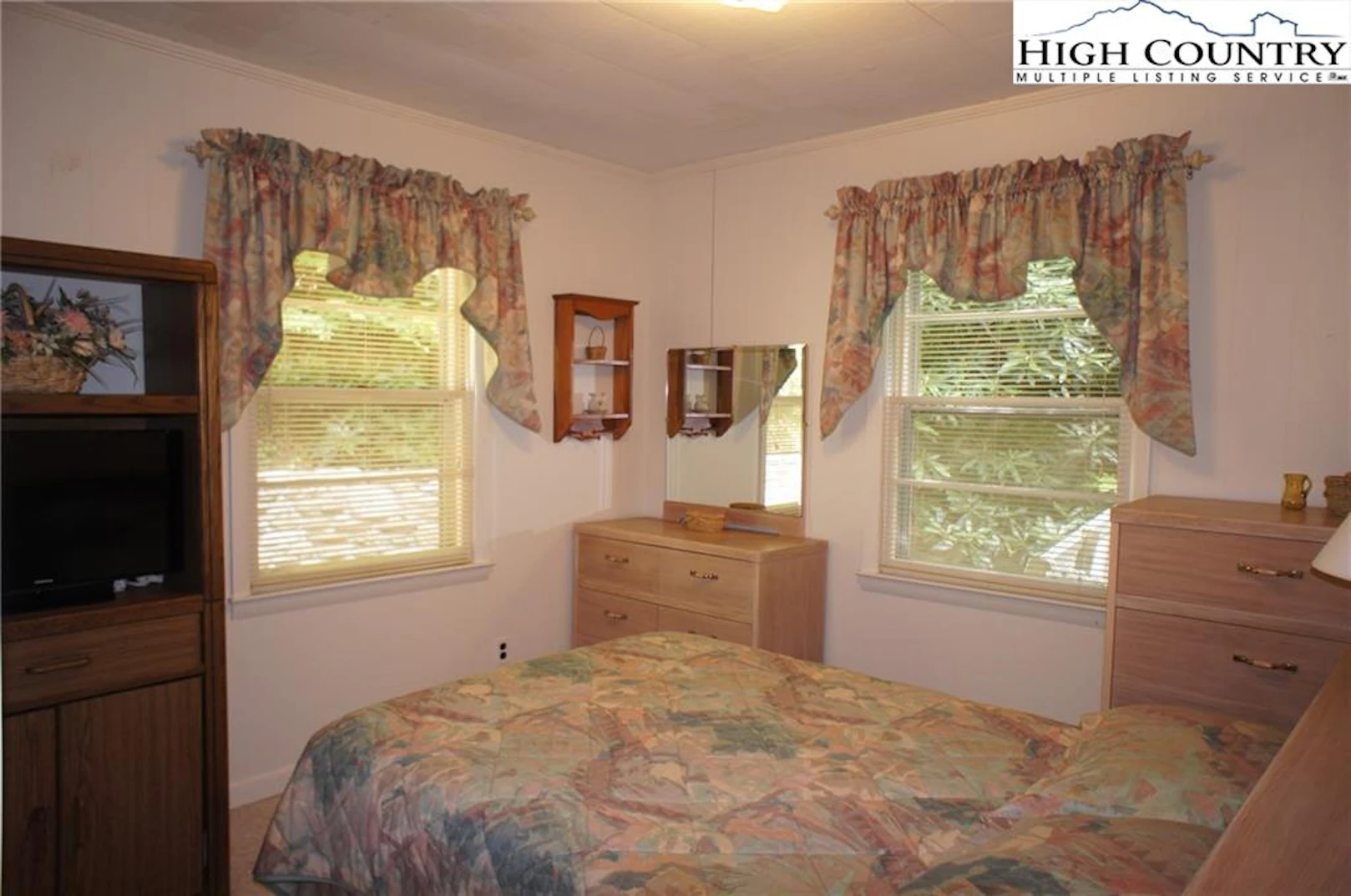 Image number 3 for the current listing