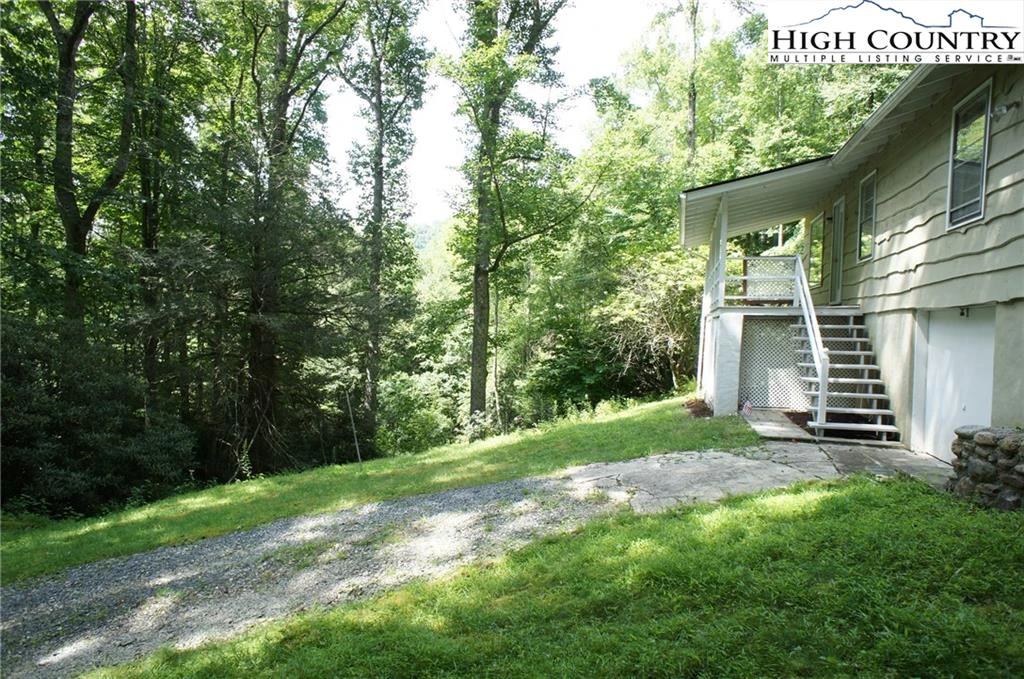 Image number 23 for the current listing