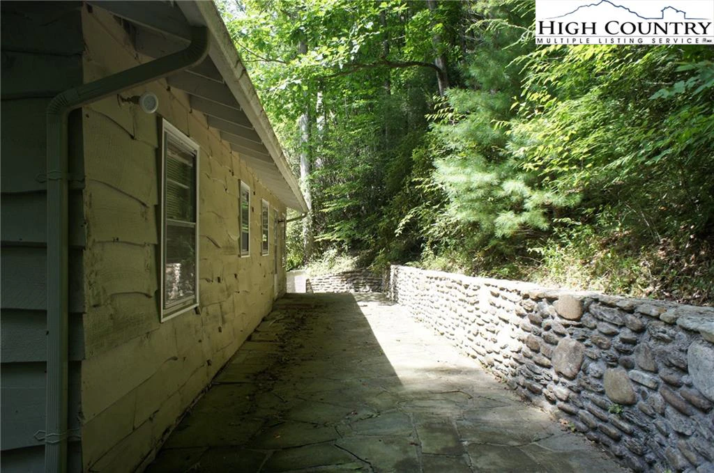 Image number 20 for the current listing