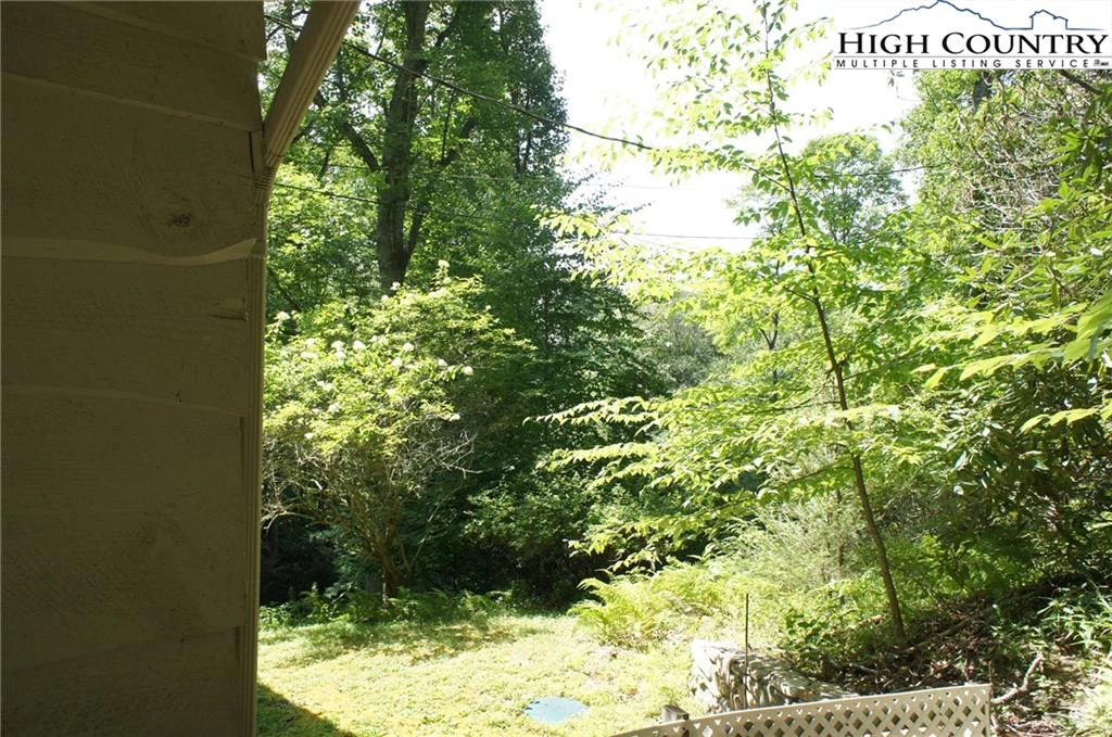 Image number 19 for the current listing