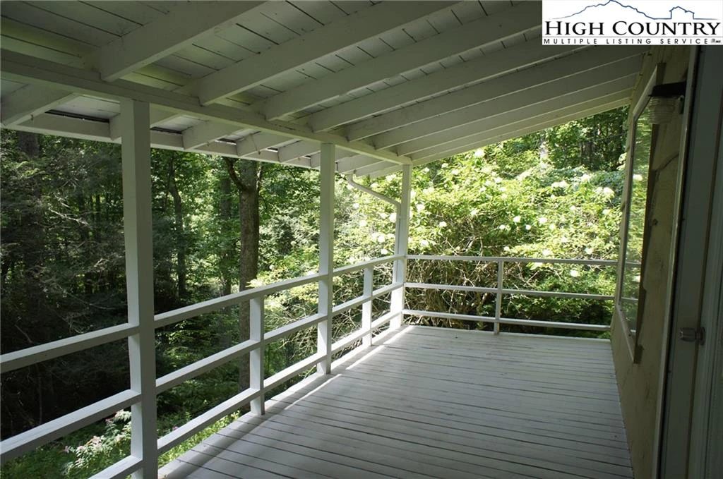 Image number 18 for the current listing
