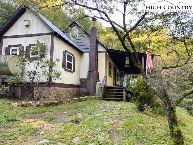Image number 1 for the current listing