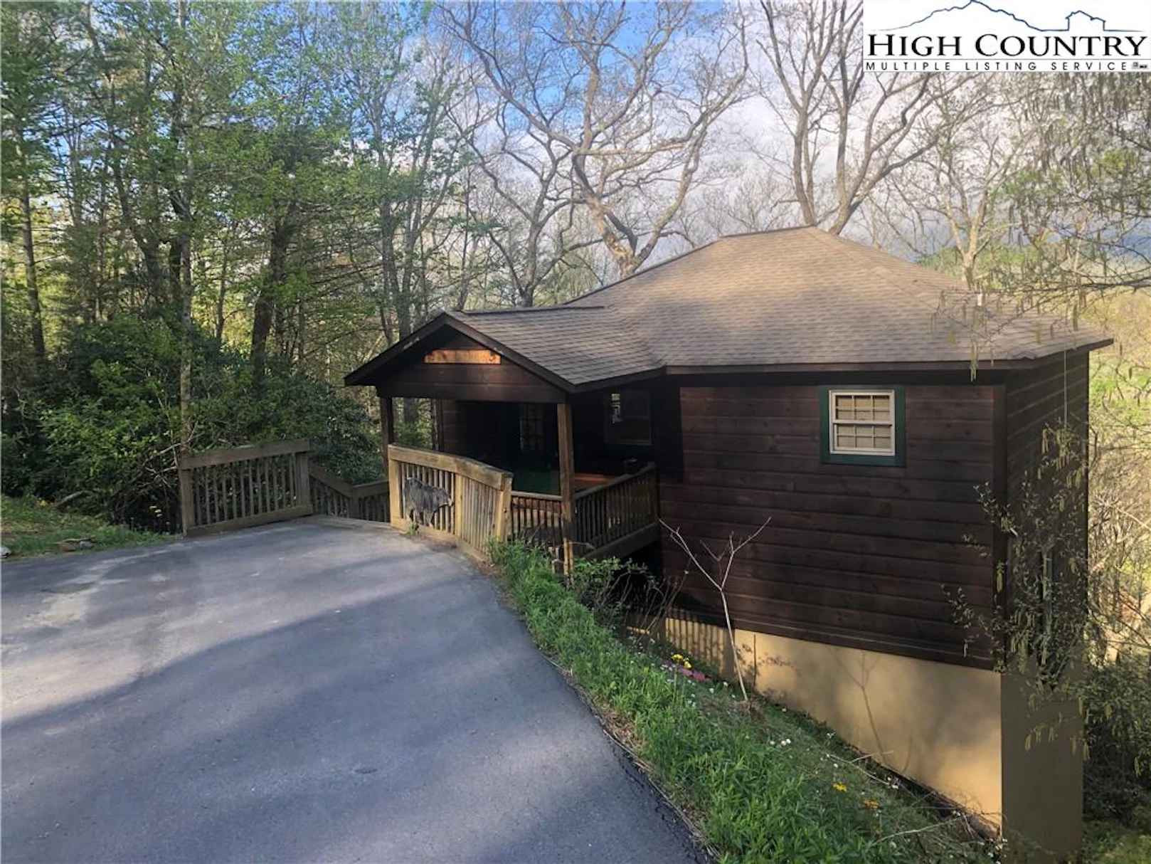 Image number 1 for the current listing