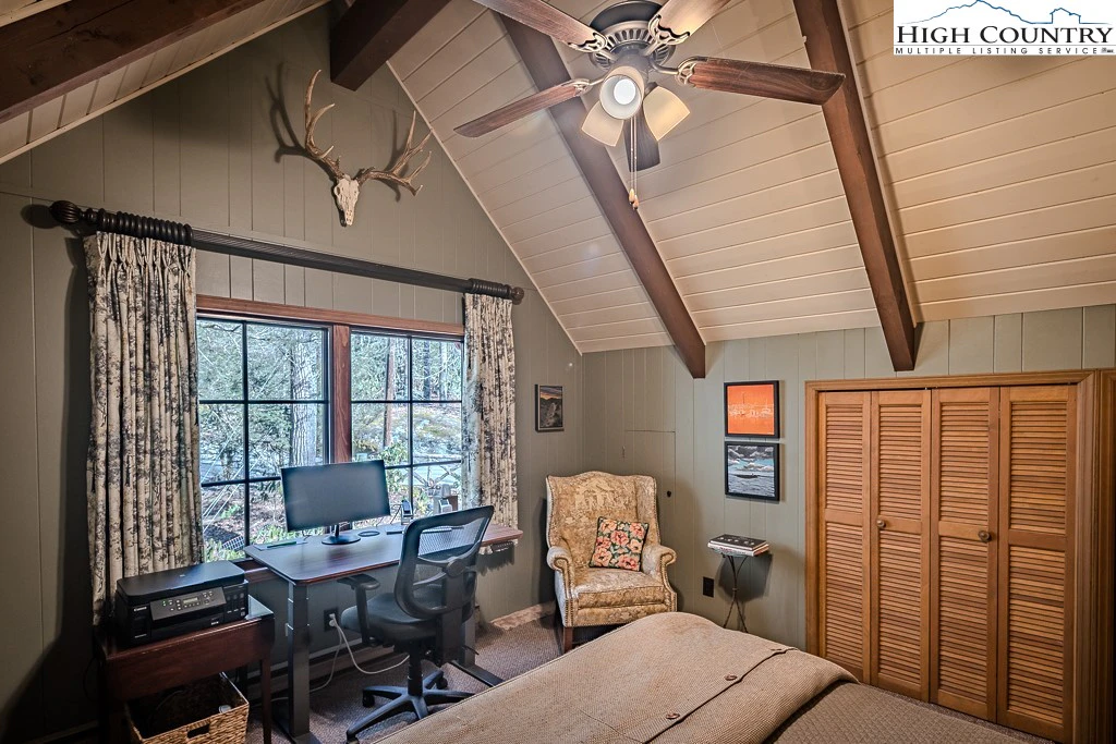 Image number 5 for the current listing