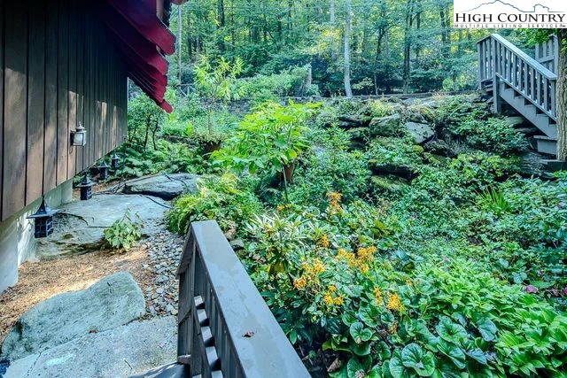Image number 6 for the current listing