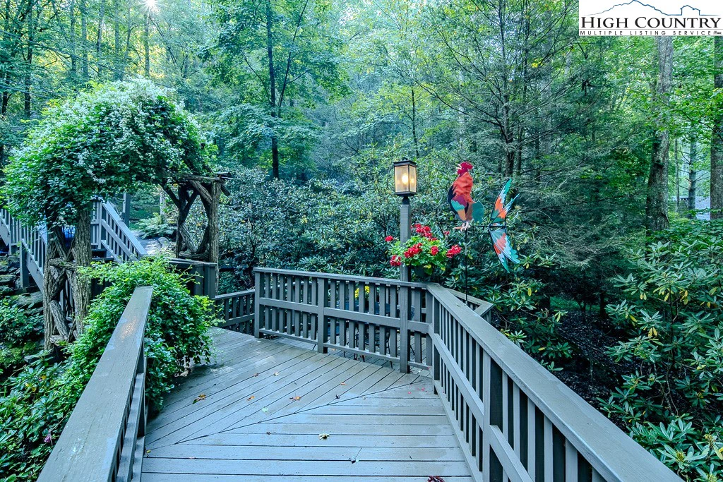 Image number 2 for the current listing