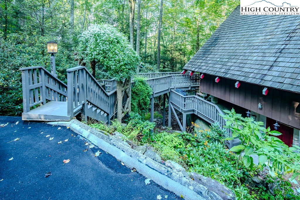 Image number 11 for the current listing