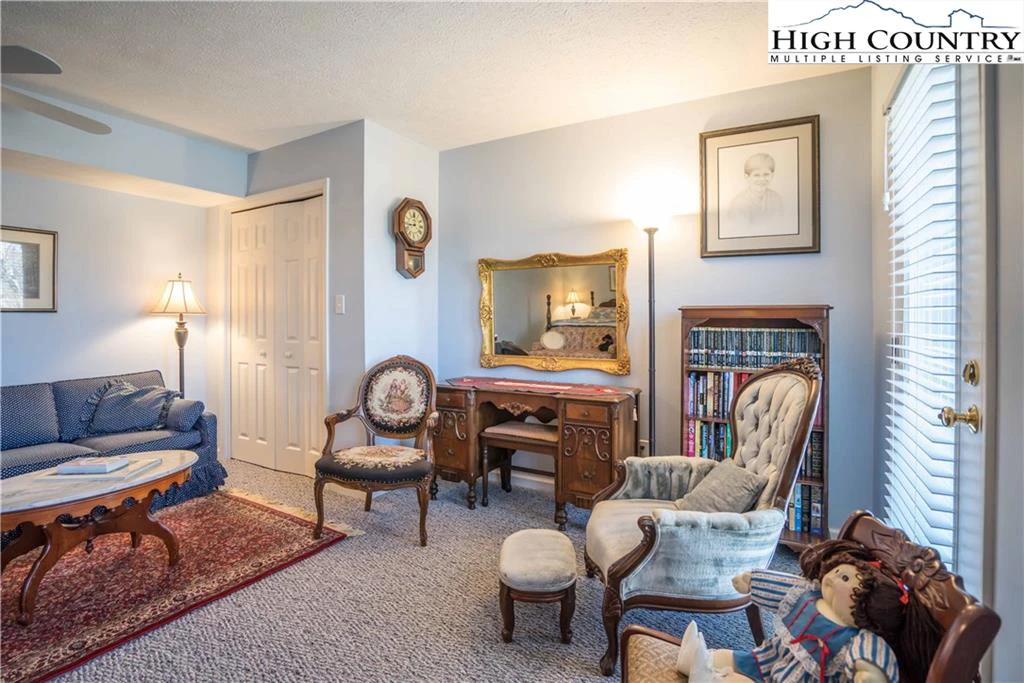 Image number 12 for the current listing