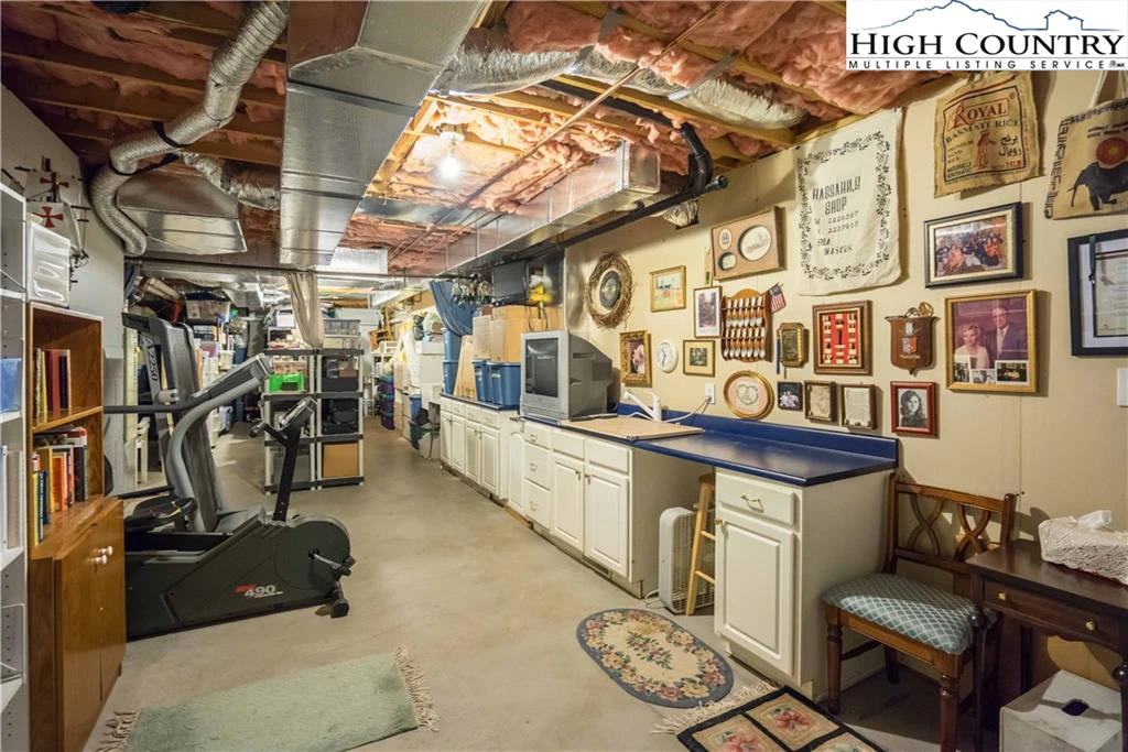 Image number 14 for the current listing
