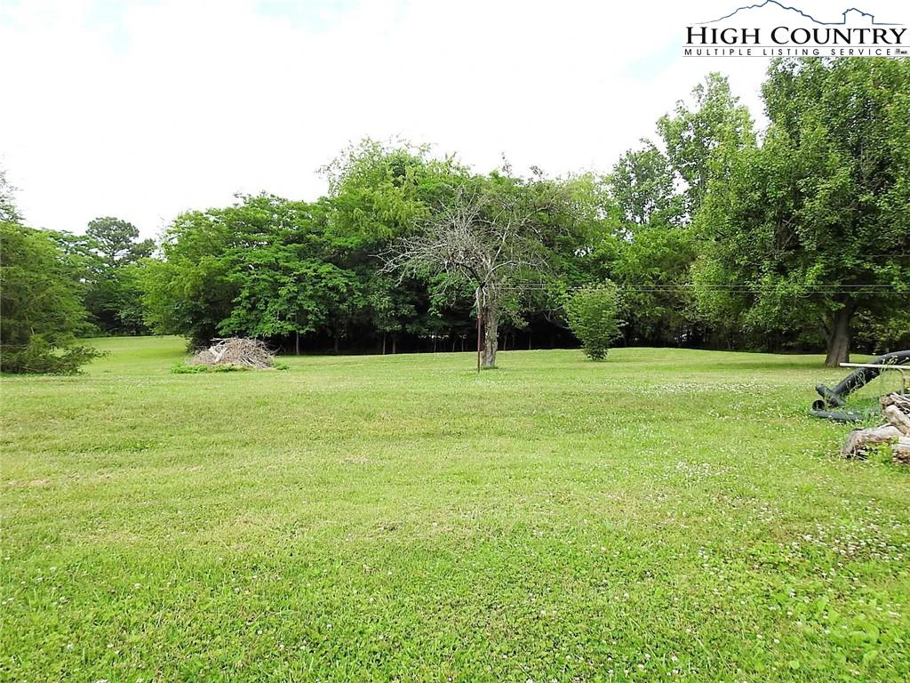 Image number 15 for the current listing