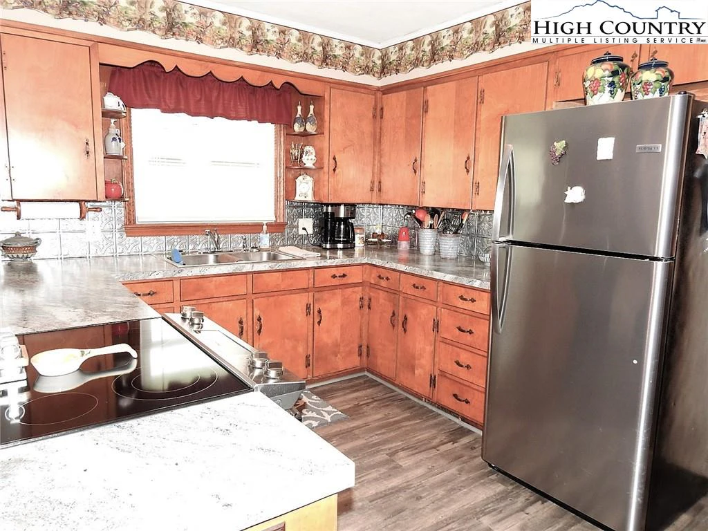 Image number 5 for the current listing