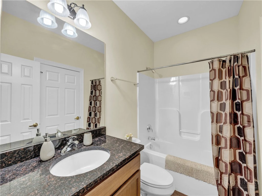 Image number 7 for the current listing