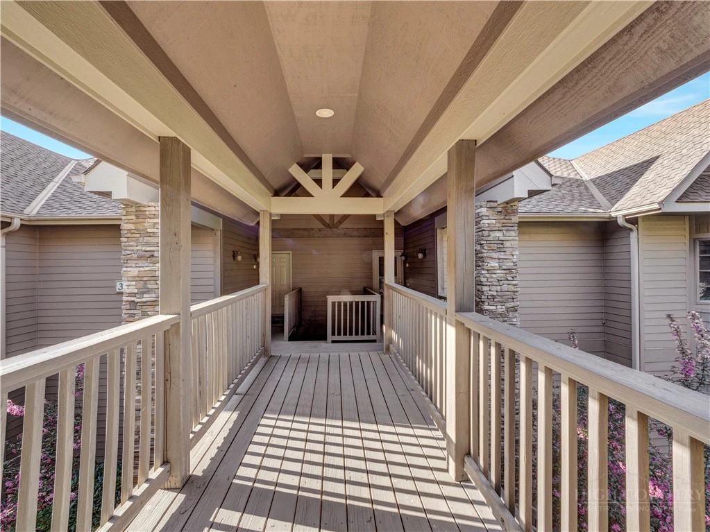 Image number 8 for the current listing