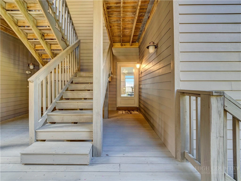 Image number 9 for the current listing