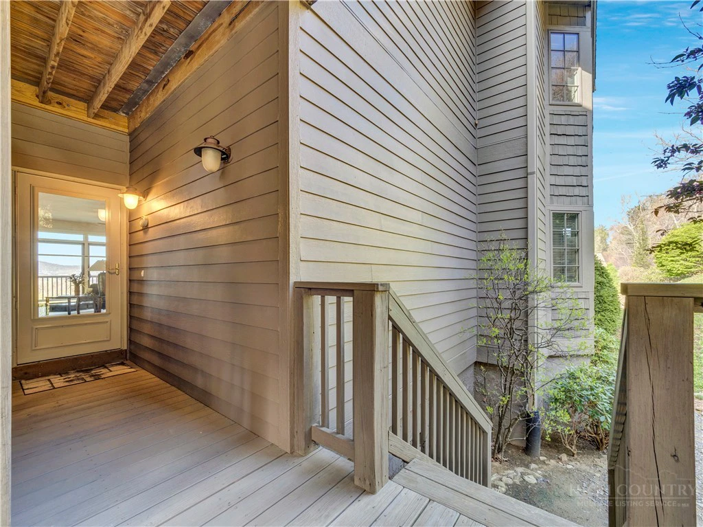 Image number 10 for the current listing