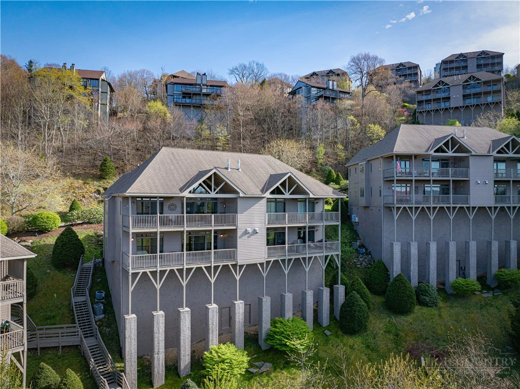 Image number 12 for the current listing