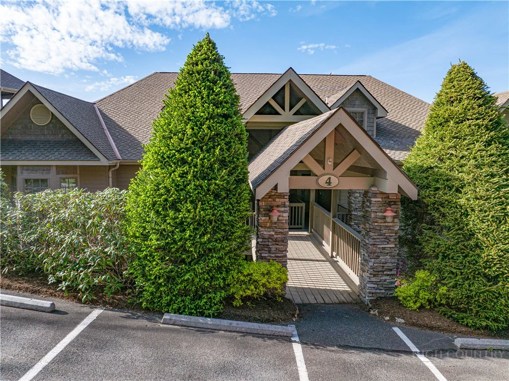 Image number 2 for the current listing