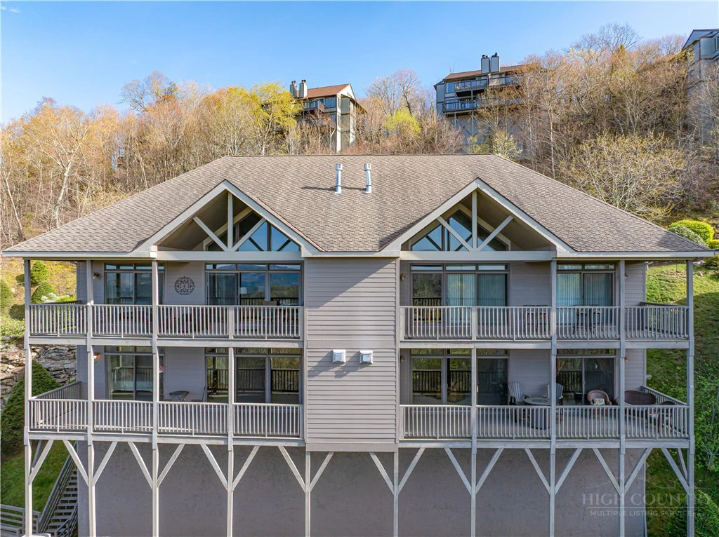 Image number 20 for the current listing