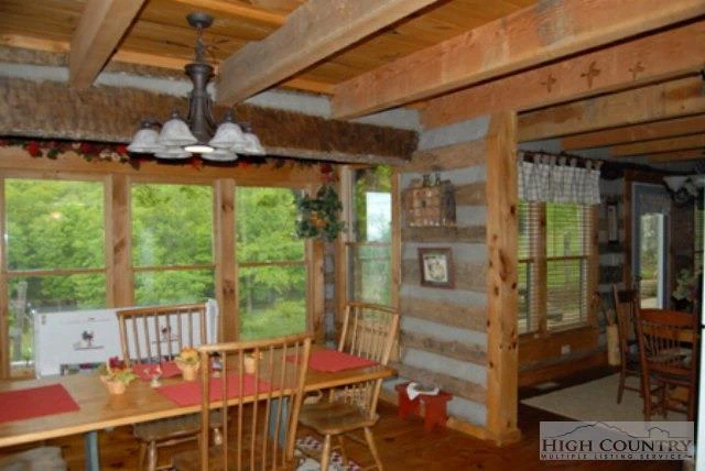 Image number 11 for the current listing
