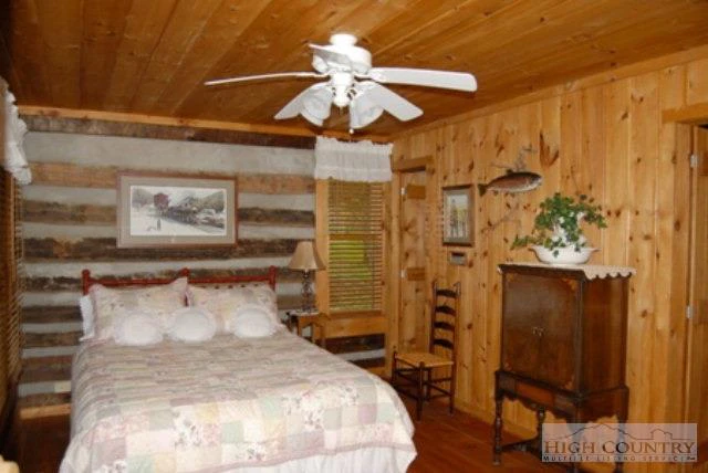 Image number 12 for the current listing