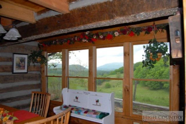 Image number 6 for the current listing