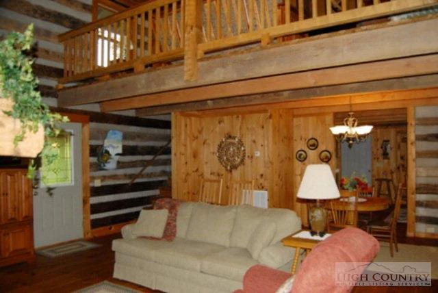 Image number 8 for the current listing